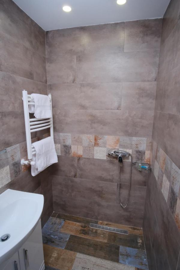 Toon 55 Otel Gümrü Dış mekan fotoğraf